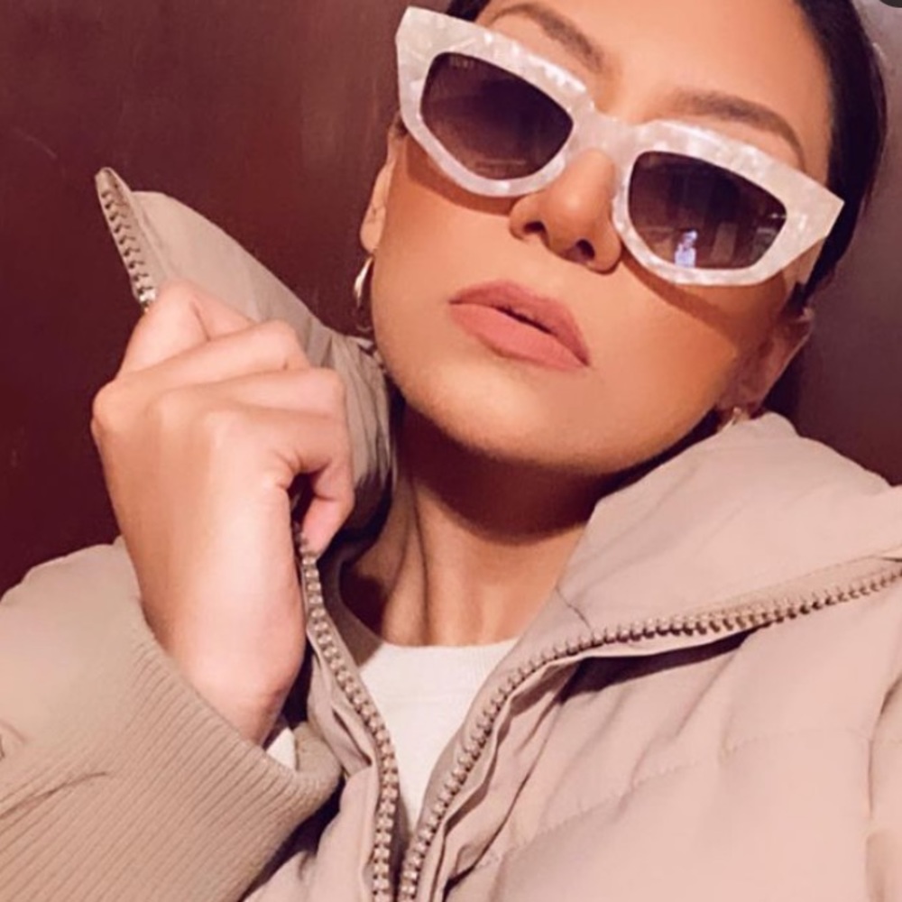 Dezi sunglasses, On Read Limestone NEW